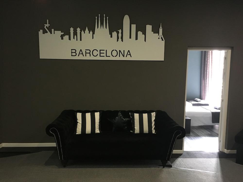 Hostal Boutique Khronos Barcelona Exterior photo